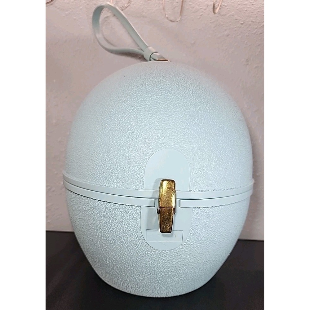 Vintage wig/hat travel case hard plastic 1960s Baby Blue‎